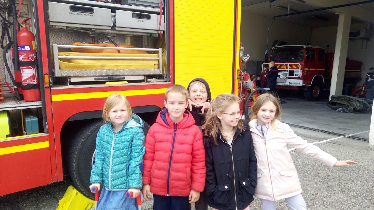 CP CE1 Au feu, les pompiers, y'a la maison qui brûle... - Groupe