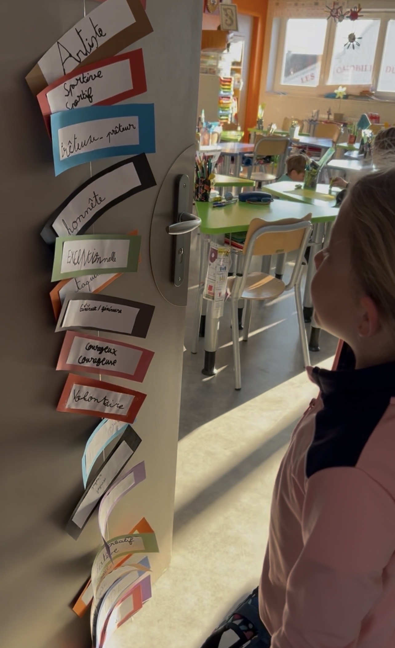 You are currently viewing Les CE1 confiants ne manquent pas d&rsquo;adjectifs pour se qualifier